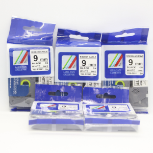 Combo 5 nhãn in Tz2-221, khổ rộng 9mm dài 8m, chữ đen nền trắng.