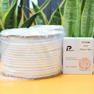 Combo băng nhãn PT‑512W trắng (12 mm×16 m) và ống lồng đầu cốt φ4.2 mm (80 m/cuộn)